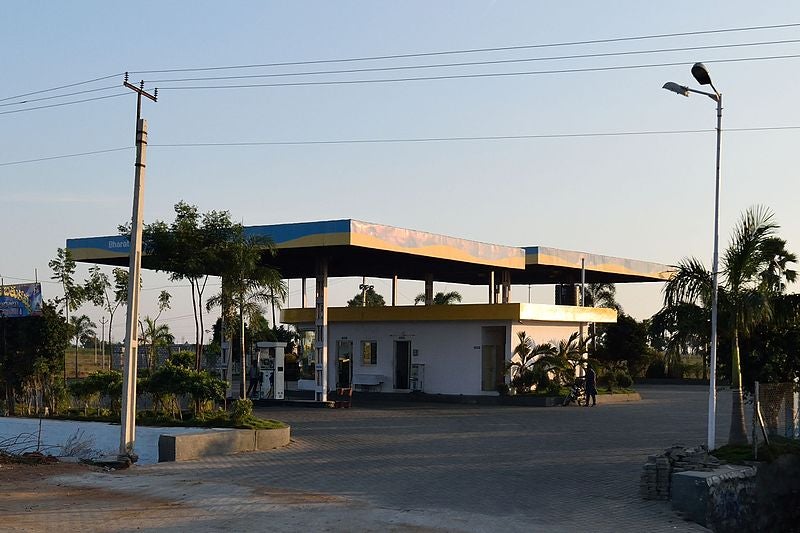 BPCL_petrol_filling_station
